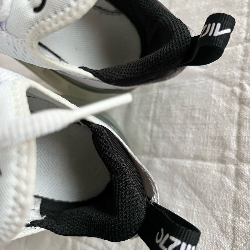 NIKE Air Max 270 youth 4.5 or women’s 6 white /black - Picture 11 of 16